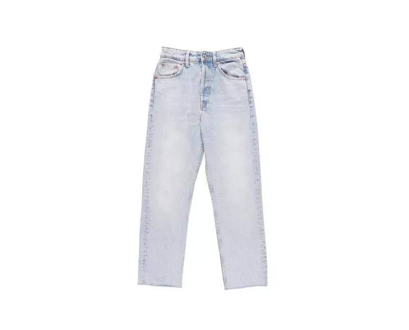 Flat lay-packshot af jeans