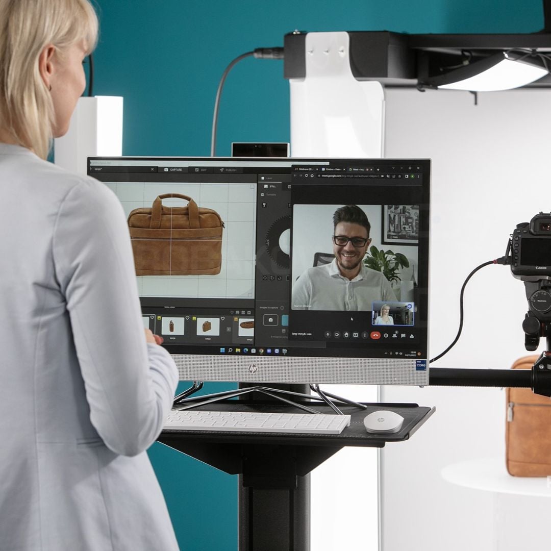 Fjernsamarbejde om godkendelse af produktbilleder via videoopkald